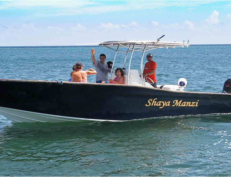 ROATAN_BOAT